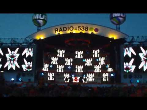 (HD) DJ Tiesto Museumplein Koninginnedag 2010 DEEL 1
