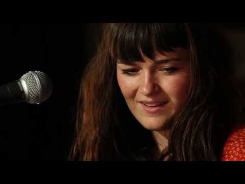 Graylings Sessions: Laura-Jean Anderson 