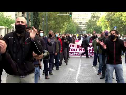 希臘警方與抗議者發生衝突，進行封鎖。 (Greek police clash with protesters in lockdown)