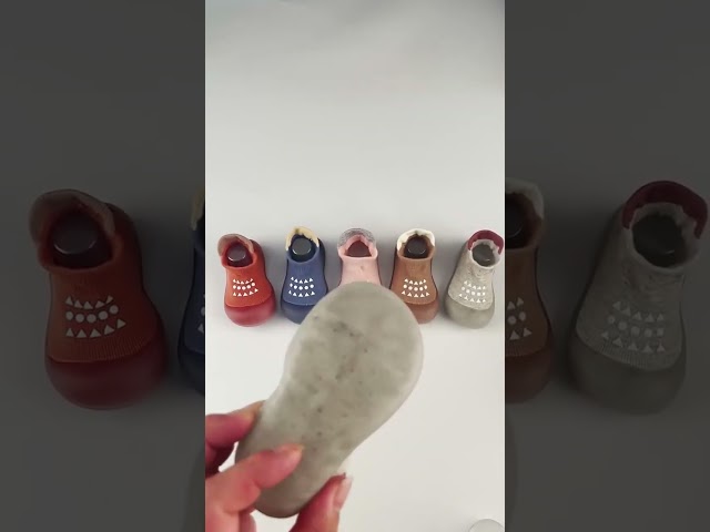 Vídeo relacionado con Marvel Calcetines Antideslizantes Hombre y Adolescentes, Calcetines Pantuflas con Forro Sherpa, 38-44 EU, Regalos Hombre (Gris Aop)