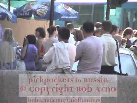 Bob Arno films pickpockets in Russia