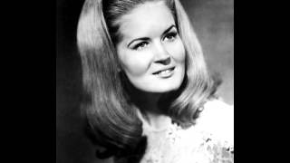 Lynn Anderson ~ I Keep Forgettin' That I Forgot About You