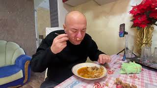 We all eat at the palace!