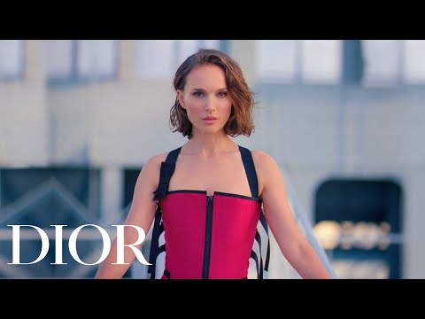 The New Miss Dior Essence