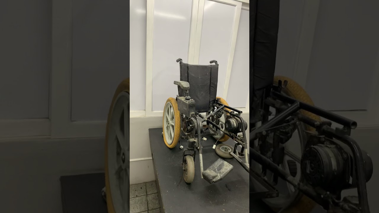 Watch Now Cadeira de Rodas Motorizada Freedom Revisão e Troca de Peças (antes) #cadeirantes #cadeiraderodas Cadeira de Rodas Motorizada Freedom Revisão e Troca de Peças (antes) #cadeirantes #cadeiraderodas