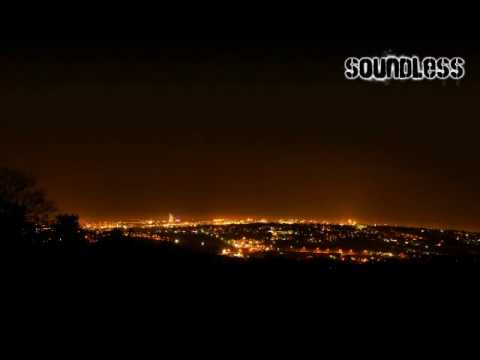 Soundless - Svetla velikog grada ft. Ikac (VIP) & Sandee (Soul Sistaz) (2010)