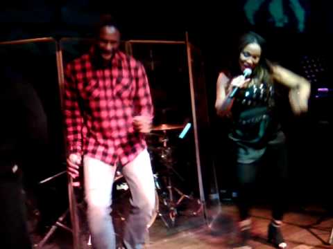 Elodie JI - Live at Bizz'Art - Wednesday February 25th, 2015