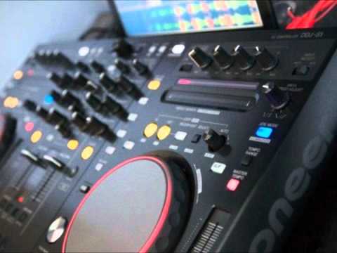 Smiler Feat. Wretch 32 - Delorean