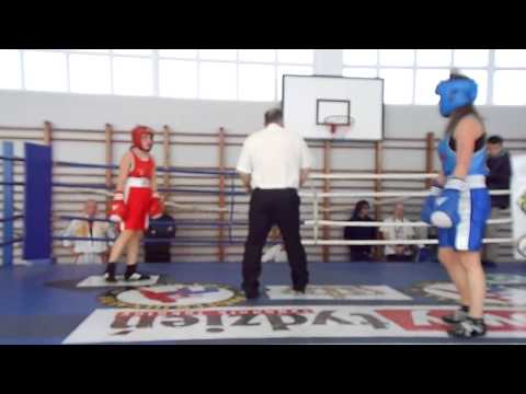 Walka półfinałowa Paulina Żmudziak Ks Boks-Lublin-  Diana Wytrzyszewska ASB Hetman Zamość