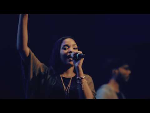 Kabed - Consumenos (Video Oficial) | Apasionados Live