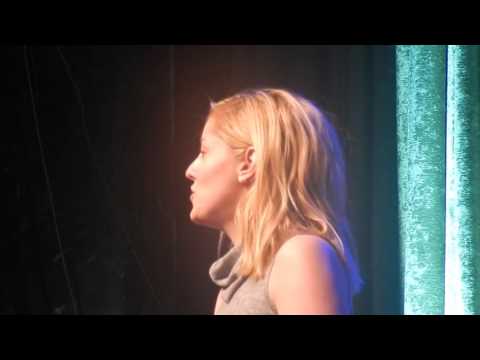 Taylor Louderman sings "Tomorrow" at BroadwayCon 2016
