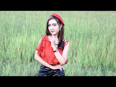 Ditinggal Pas Sayang - Sayange ( Cover ) Ikke Lourentya
