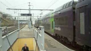 preview picture of video 'Gare de Chasse sur Rhone 02 2011'