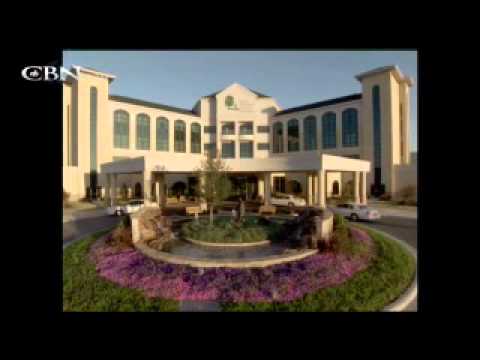 700 Club Interactive: A Heisman Winner and Hollywood Actor Sha - August 23, 2012 - CBN.com