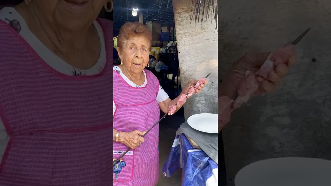 A sus 83 años, doña Tere sigue al frente de su negocio en San Ignacio.
