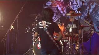 Mutilation bleeding on road to rockin batlle 2017