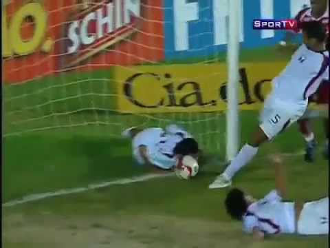 Futbolista muere por una patada en la cabeza.