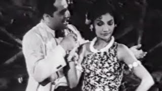 Romantic Song | Jungal Ke Jawahar (1952) - YouTube