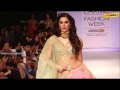 Hot Actresses Nargis Fakhri And Geeta Basra Sizzles At Ramp
