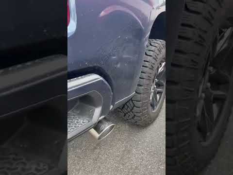 3.0 Duramax with exhaust overshadowed by straight piped LBZ