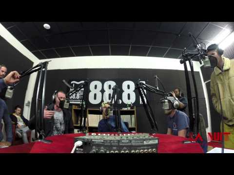 Les Crevards & Les 400 Coups en freestyle @ SweetFingers Show [Radio Grenouille]