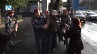 Լսի՛, չբրդես ինձ, ստոր. քաղաքացին՝ կարմիր բերետավորին: Լրաբեր - 26.09.2023