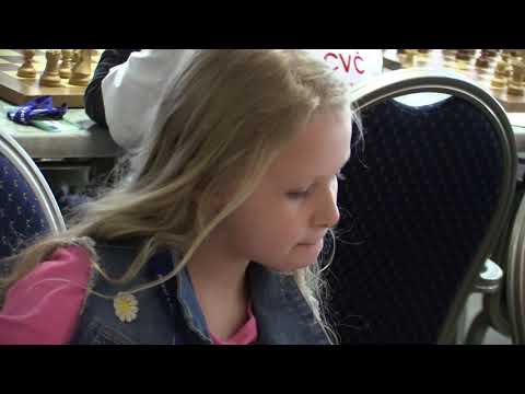 D08 1.2.  Saloková Stela - Koscelníková Monika 1 - 0