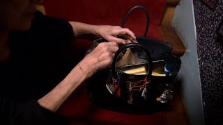 What&#39;s inside Jane Birkin&#39;s Birkin bag?