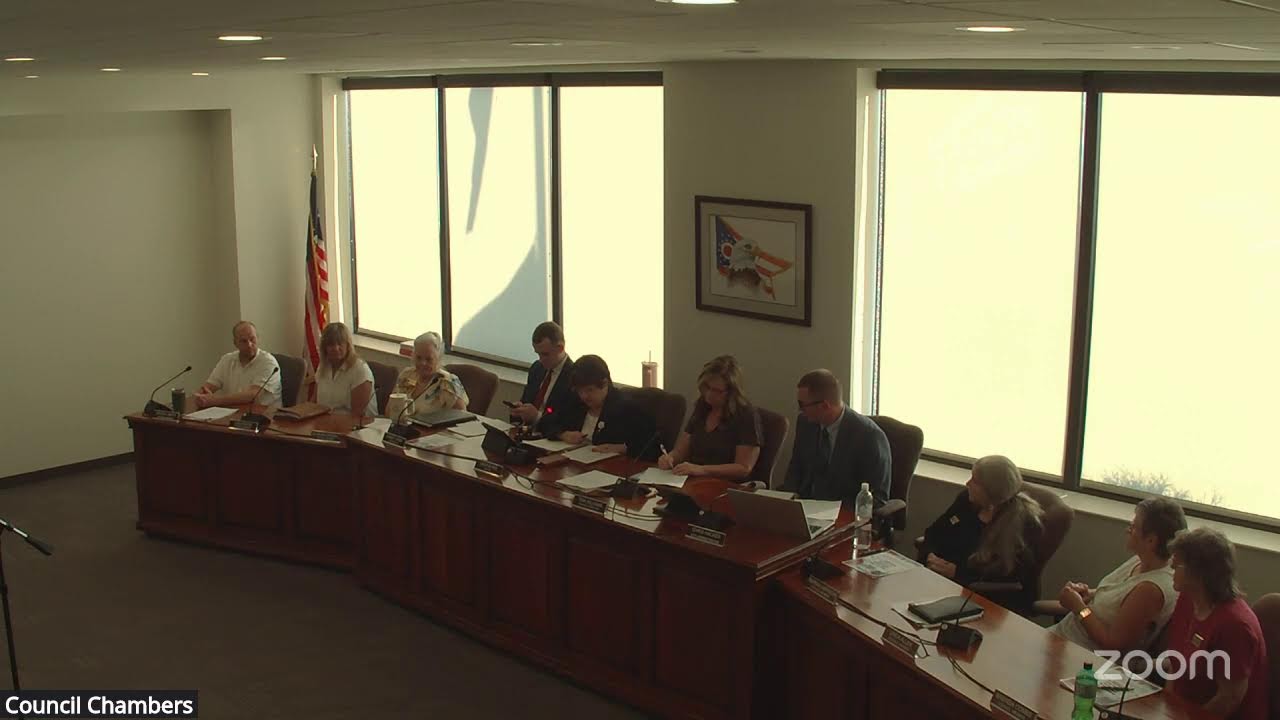 A Keep Knocking Ohio fellow speaking at a local government meeting
