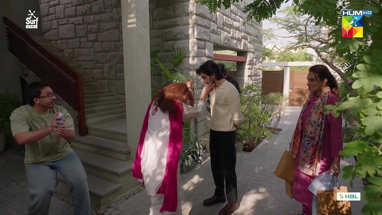 Larki Se Takarany Ke Baad Kya Hua...? #dekhzarapyarzse #yumnazaidi - HUM TV