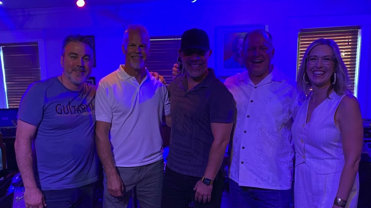 Promotional video thumbnail 1 for Social Tonic