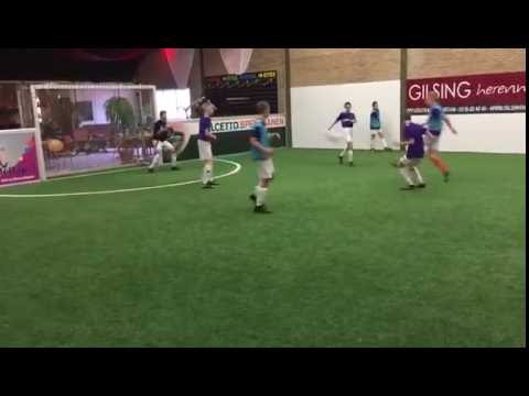 DVV JO13-1 speedsoccer 'Onderling lekker sparren'