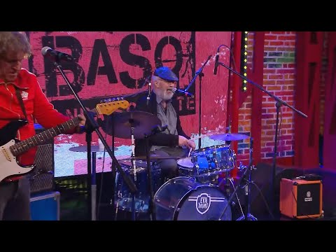 Manal Javier Martinez | Una Casa Con Diez Pinos | VIVO en Banda Soporte