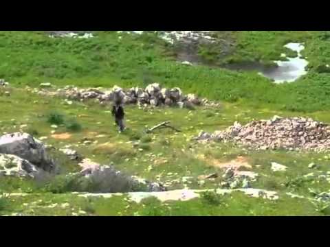 تجربة صاروخ محلي الصنع في كفرنبل في ريف إدلب من قبل لواء فرسان الحق