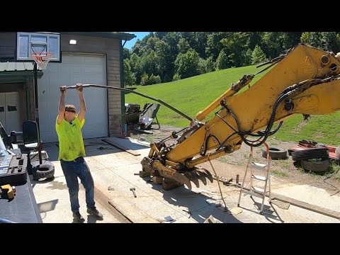 Repairing John Deere 120 Excavator - Bucket Tilt Cylinder Seal Replacement
