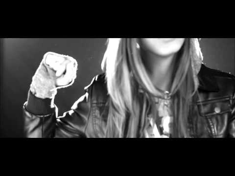 Zhao feat  Mira   Zi mi ceva Videoclip Oficial