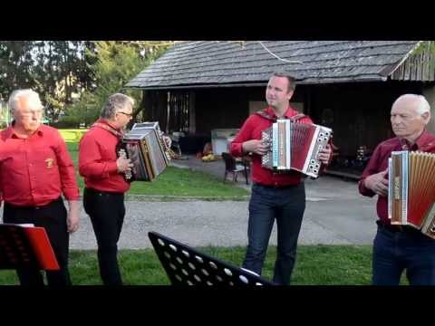 Slakova pesem Čebelar v posebni izvedbi