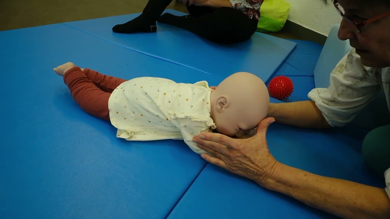12 – Que faire lorsque votre bébé se retourne du dos sur le ventre mais qu’il est ensuite coincé ?!
