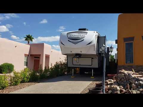 The Curt A16 5th wheel hitch.