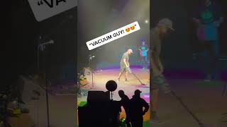 Vacuum Guy stole the show at the My Chemical Romance concert 😂