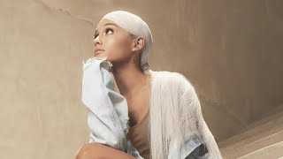 Kadr z teledysku R.E.M tekst piosenki Ariana Grande