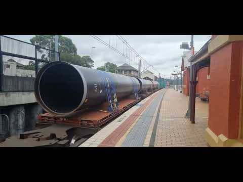 NR106 TT112  going  thru  hornsby  station  in  January  2023