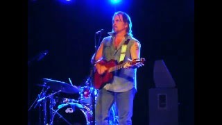 Hal Ketchum singing &quot;Drive On&quot; in concert