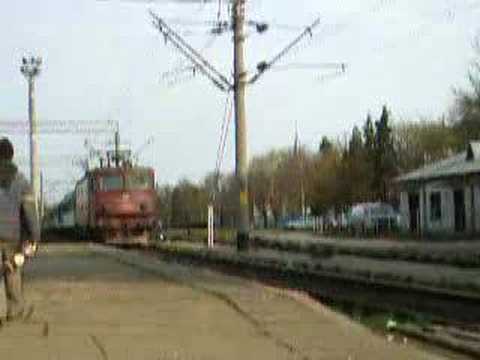 Acceleratul 1765 Iasi-Timisoara intrand in Suceava Nord