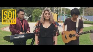 ffion "With U" - Singapore | Soi Unplugged