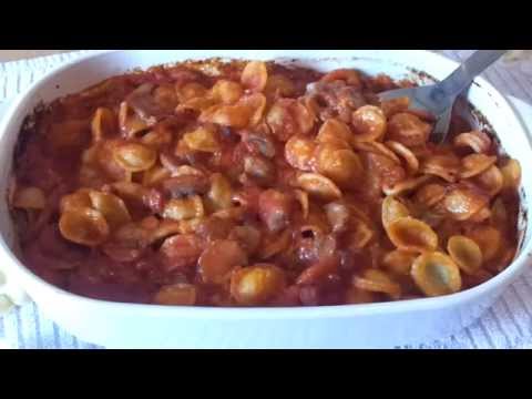 Orecchiette con funghi e salsicce