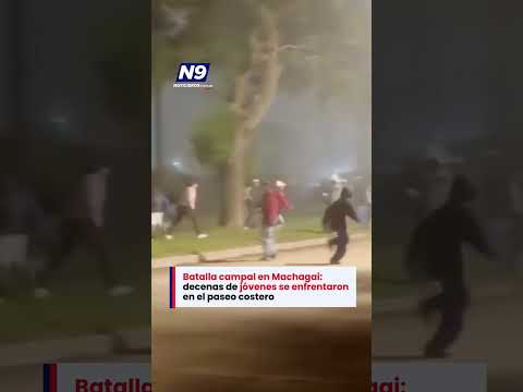 🚨 BATALLA CAMPAL EN MACHAGAI: DECENAS DE JÓVENES SE ENFRENTARON EN EL PASEO COSTERO