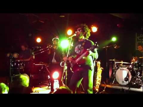 Jazzanova feat Paul Randolph - Let Me Show Ya (live at A38, Budapest) HD