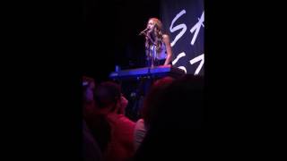 Skylar Stecker "Bring Me to Life" Live St Pete FL 7/15/2016