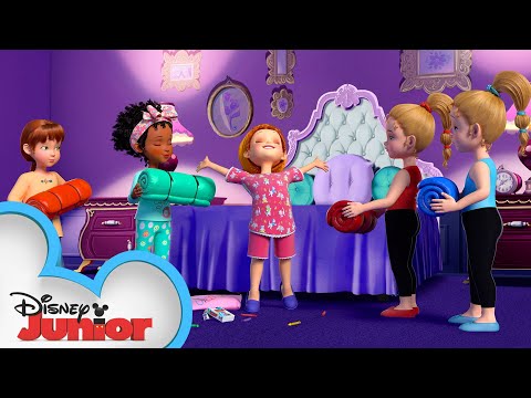 ナンシーのスランバーパーティー？| ファンシーナンシー｜ディズニージュニア (Nancy's Slumber Party ? | Fancy Nancy | Disney Junior)